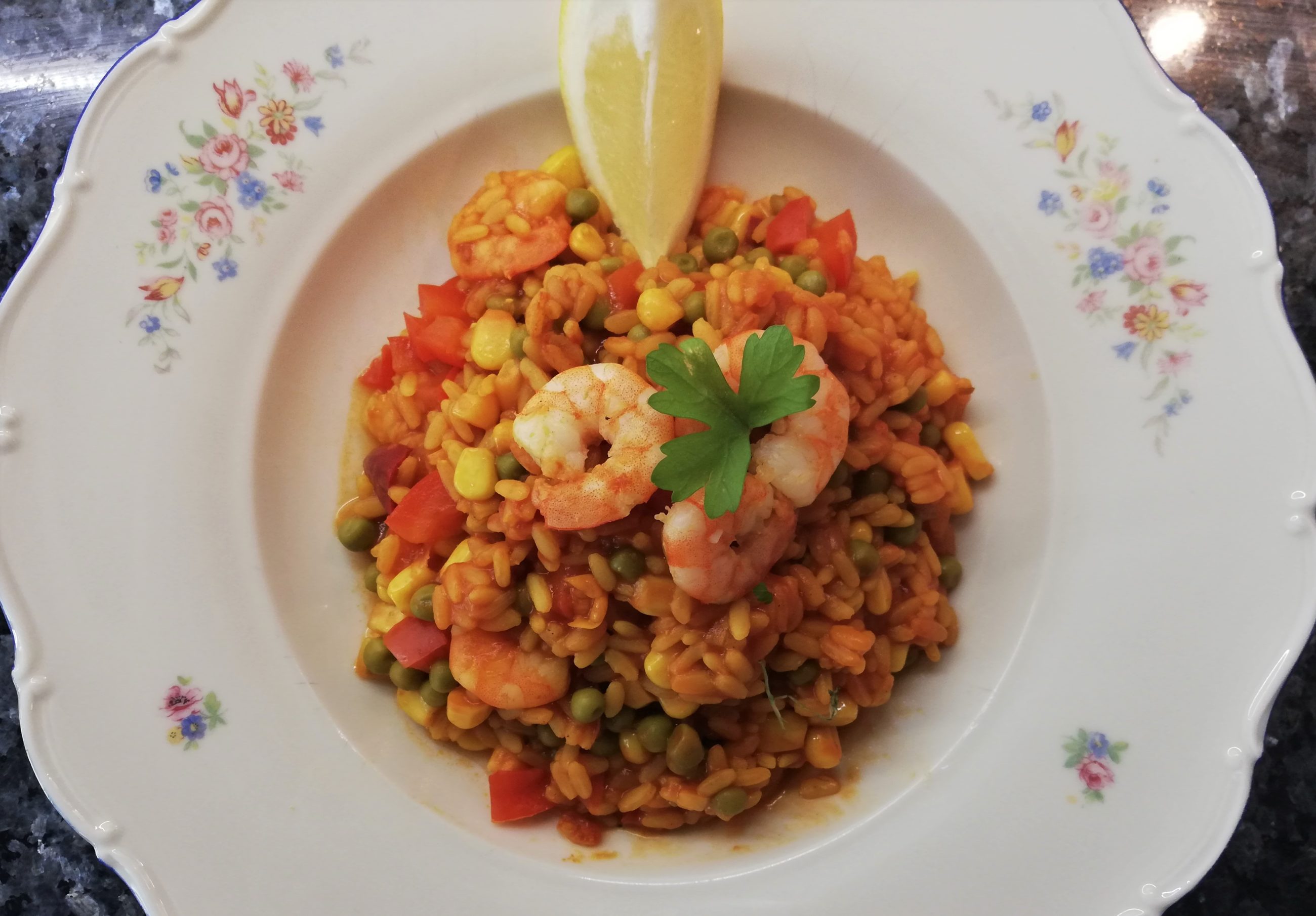 Einfache Paella mit Shrimps - holiday2be